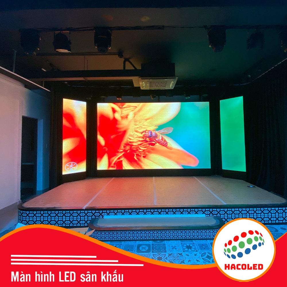 Màn hình LED được sử dụng làm backdrop trong một sự kiện công nghệ
